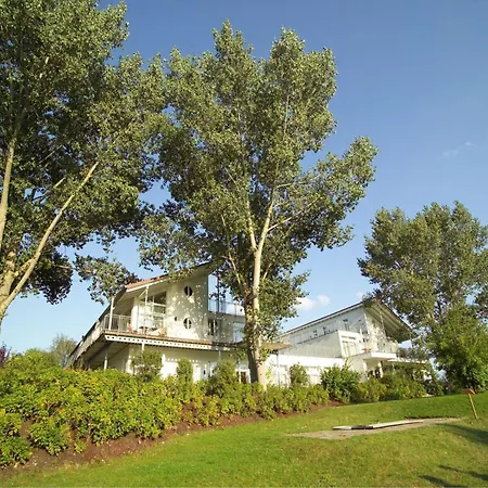 Apartment Elegant Eingerichtete Granzow